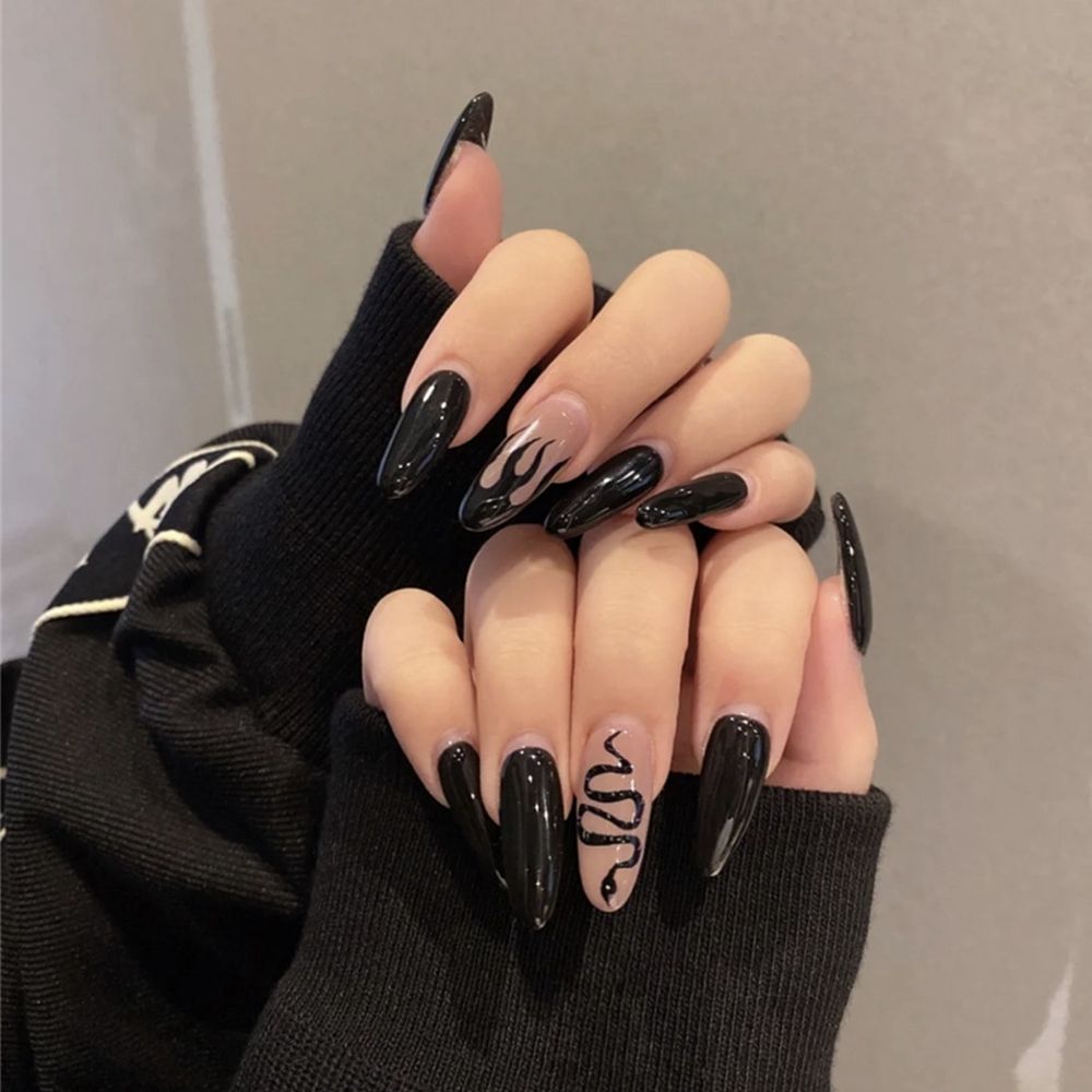 24pcs/set Long Stiletto Fake Nails Punk Snake Pattern Black White Matte False Nails Artificial Full Nail Tips Manicure Tools