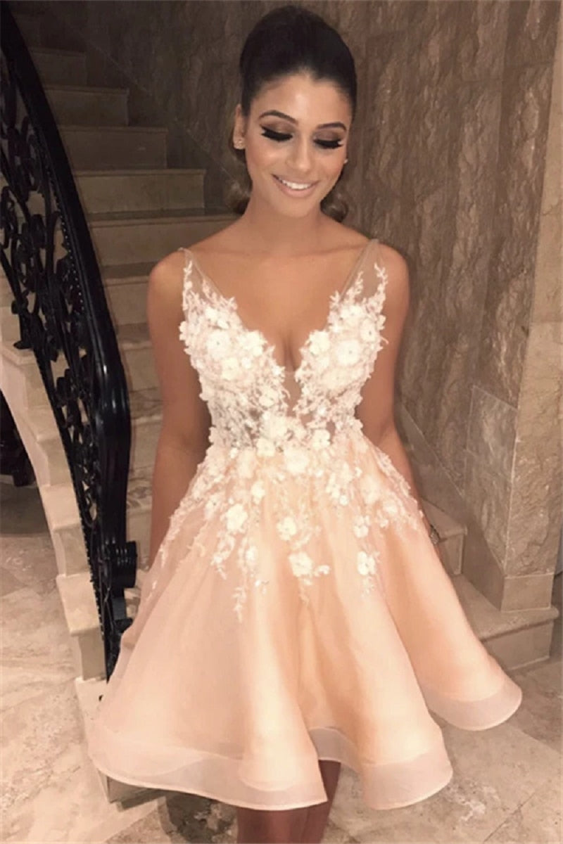 Lovely Short Homecoming Gowns Straps V Neck Cocktail Dresses Floral Open Back Sleeveless Wedding Party Gowns Mini Prom Dress