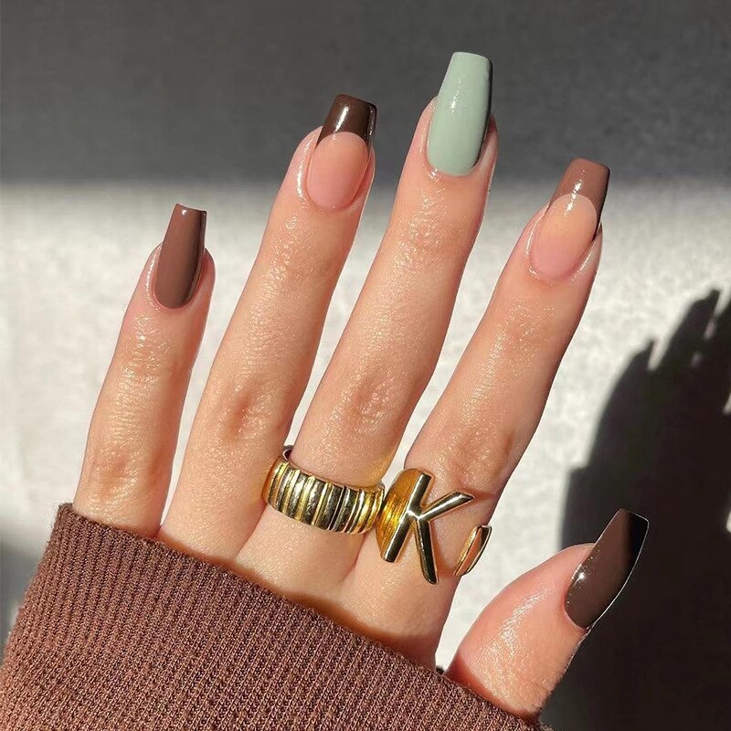 Blue Glitter Powder Waves Design Wearable Nail Art Glossy Fake Nails Short Ballet Finished False Nails Press on Nails with Glue