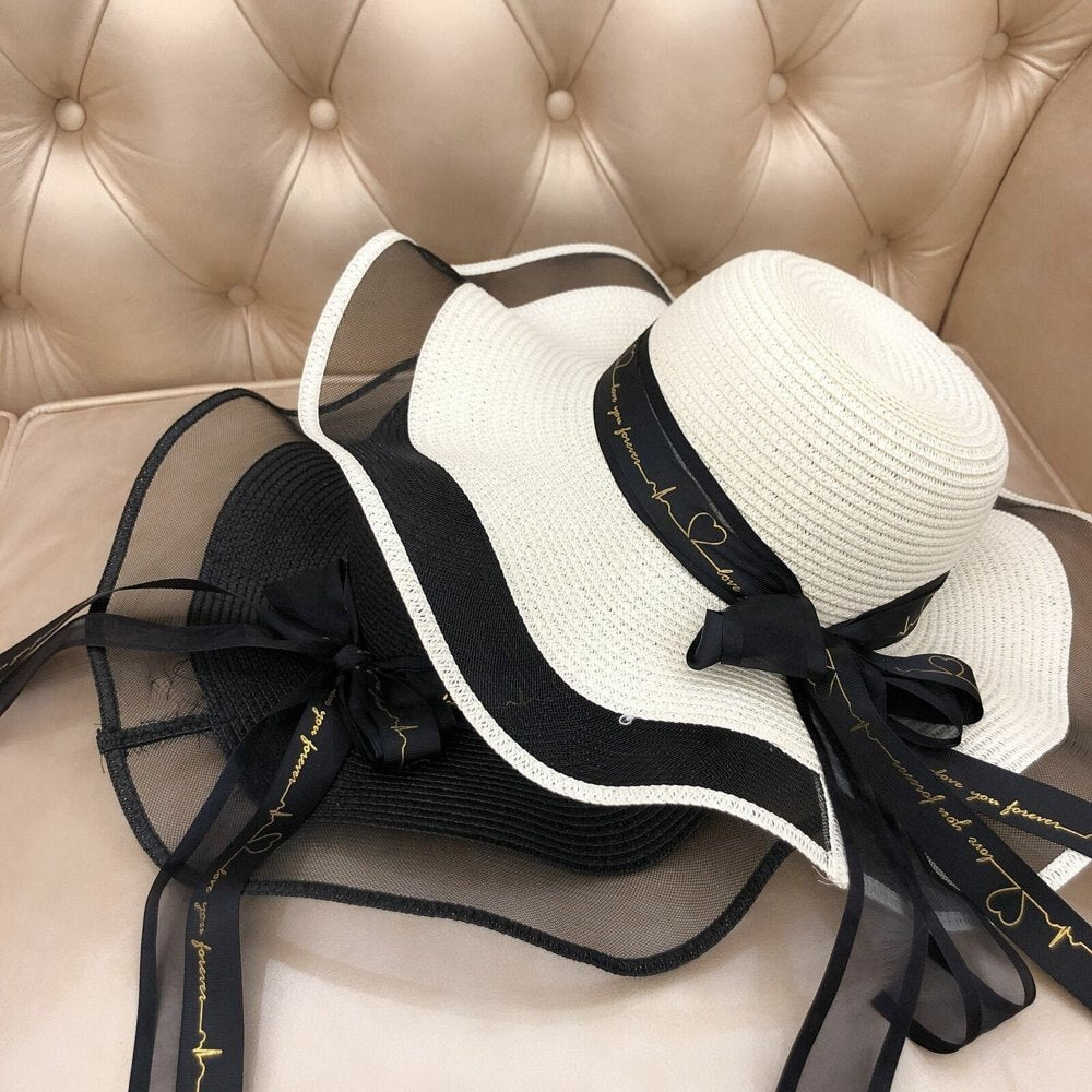 Women`s White Foldable Straw Sun Visor with Wide Brim Ideal for Outdoor Activities and Beach Picnics