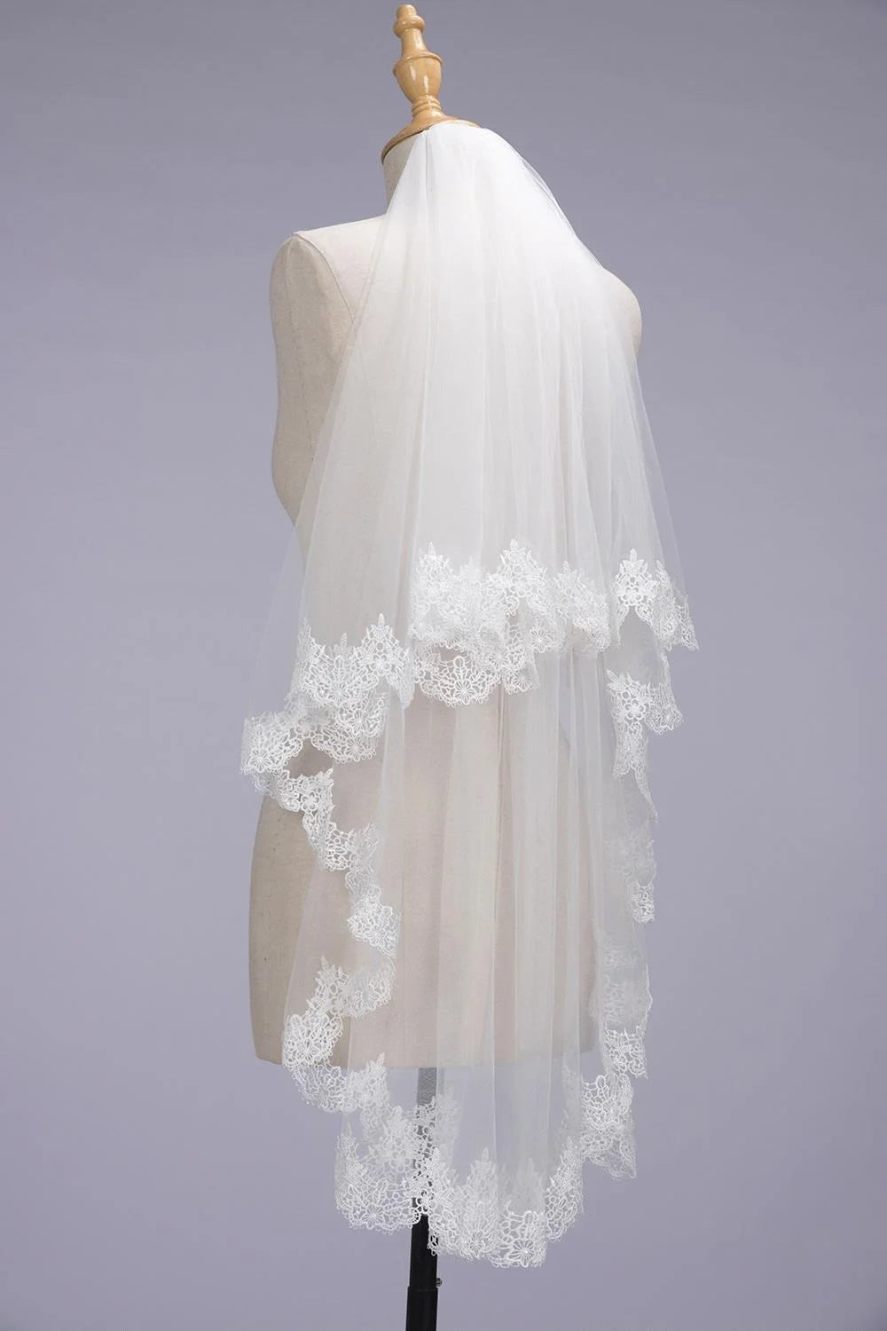 1.5 Meters Two Layers Soft Tulle Ivory Lace Edge Short Wedding Bridal Veils With Comb Wedding Accessories CPA1445 Ivory 150cm