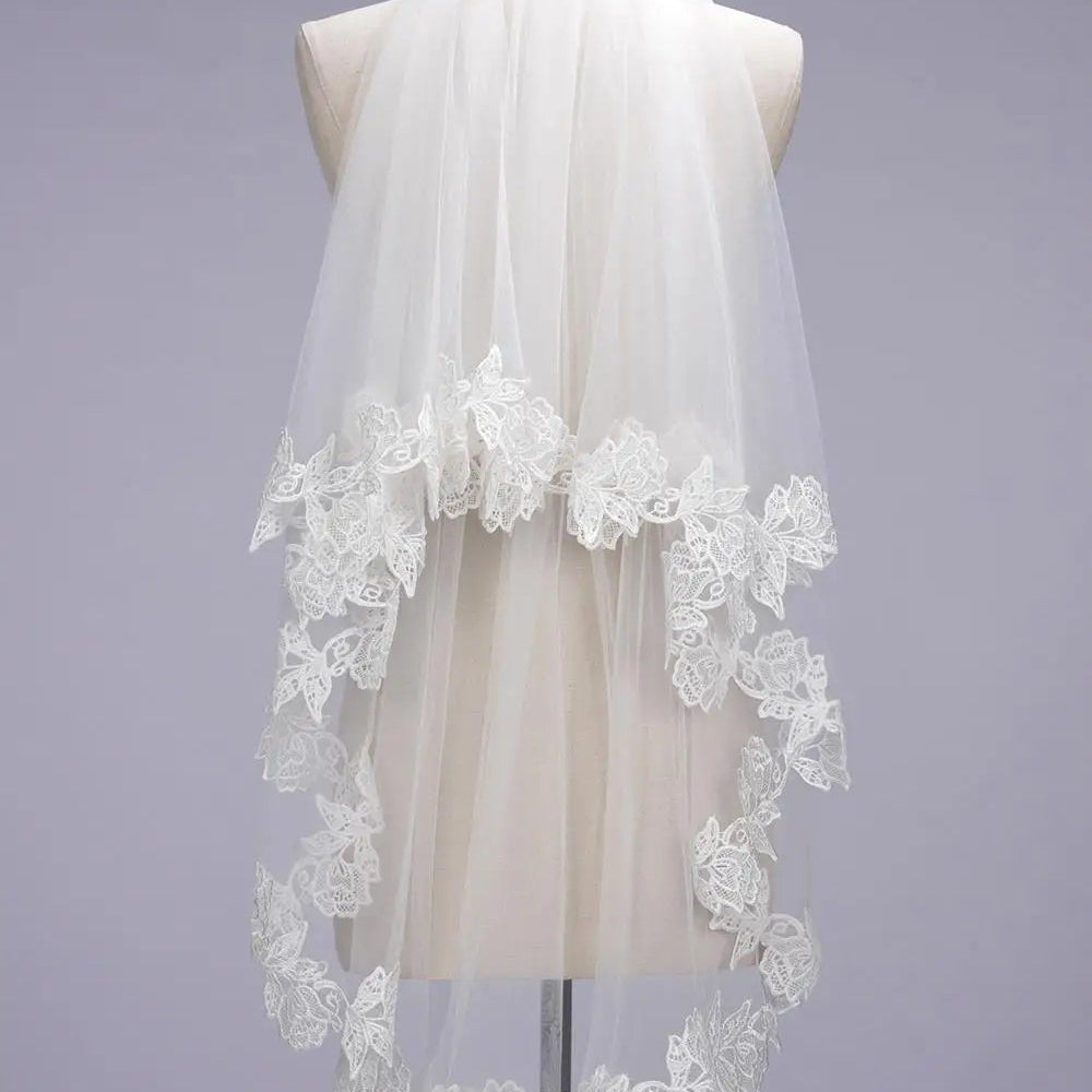 1.5 Meters Two Layers Soft Tulle Ivory Lace Edge Short Wedding Bridal Veils With Comb Wedding Accessories CPA1440 Ivory 150cm