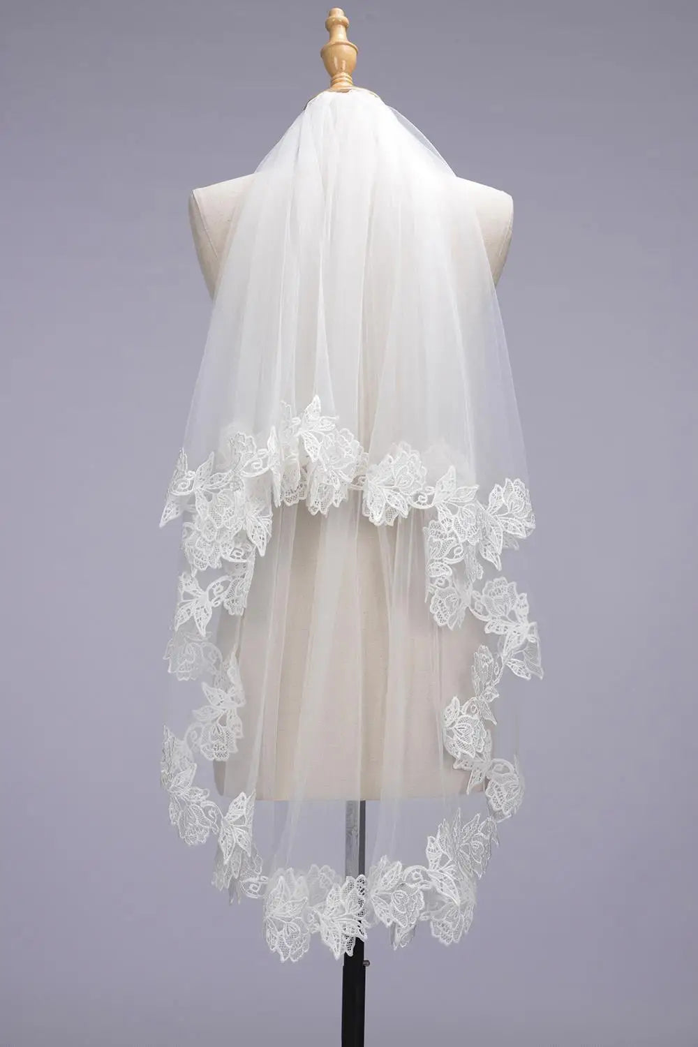 1.5 Meters Two Layers Soft Tulle Ivory Lace Edge Short Wedding Bridal Veils With Comb Wedding Accessories CPA1440 Ivory 150cm