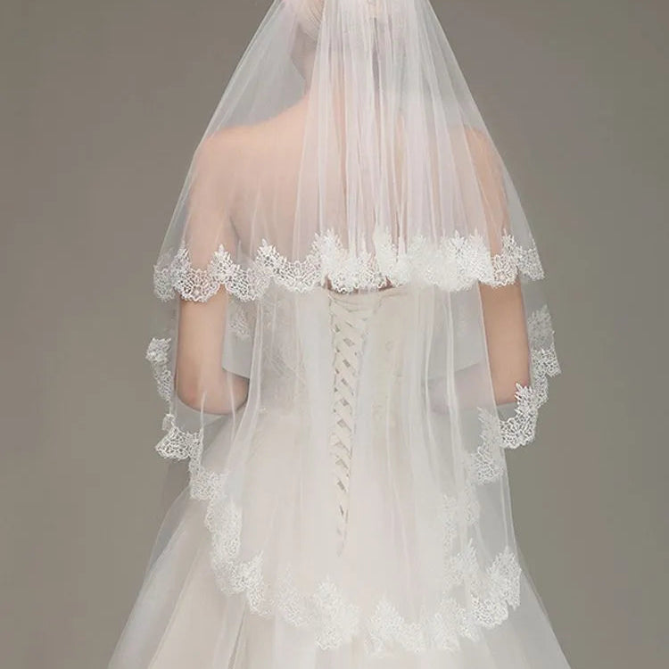 1.5 Meters Two Layers Soft Tulle Ivory Lace Edge Short Wedding Bridal Veils With Comb Wedding Accessories CPA1445 White 150cm