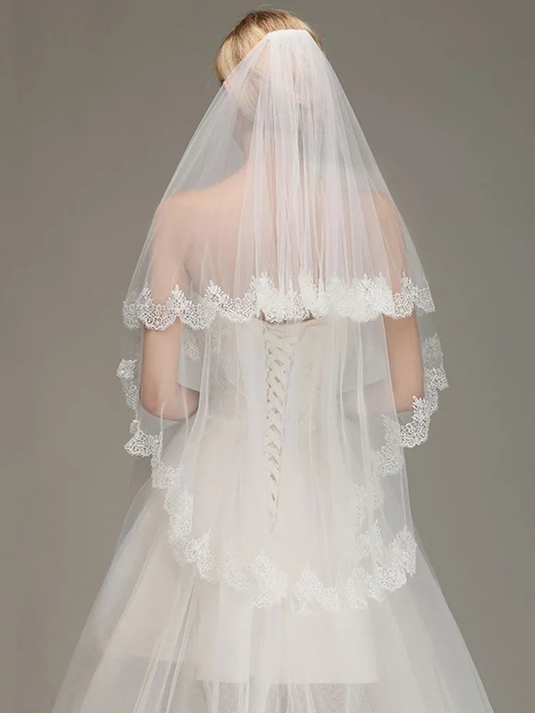 1.5 Meters Two Layers Soft Tulle Ivory Lace Edge Short Wedding Bridal Veils With Comb Wedding Accessories CPA1445 White 150cm