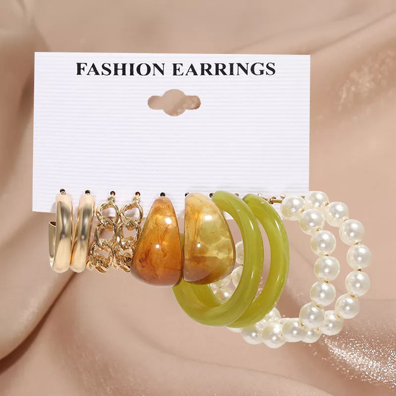 17KM Pearl Twist Hoop Earrings Set Butterfly Acrylic Dangle Earrings for Women Metal Hollow Gold Plated Earring Cartoon Jewelry No.26 CS54193