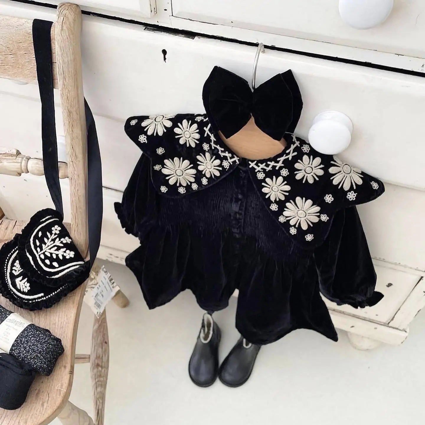 2024 Autumn/Winter BD Girls' Dress Children's High Definition Heavy Industry Embroidery Flower Clamping Bubble Sleeve Polo Neck Velvet embroidered