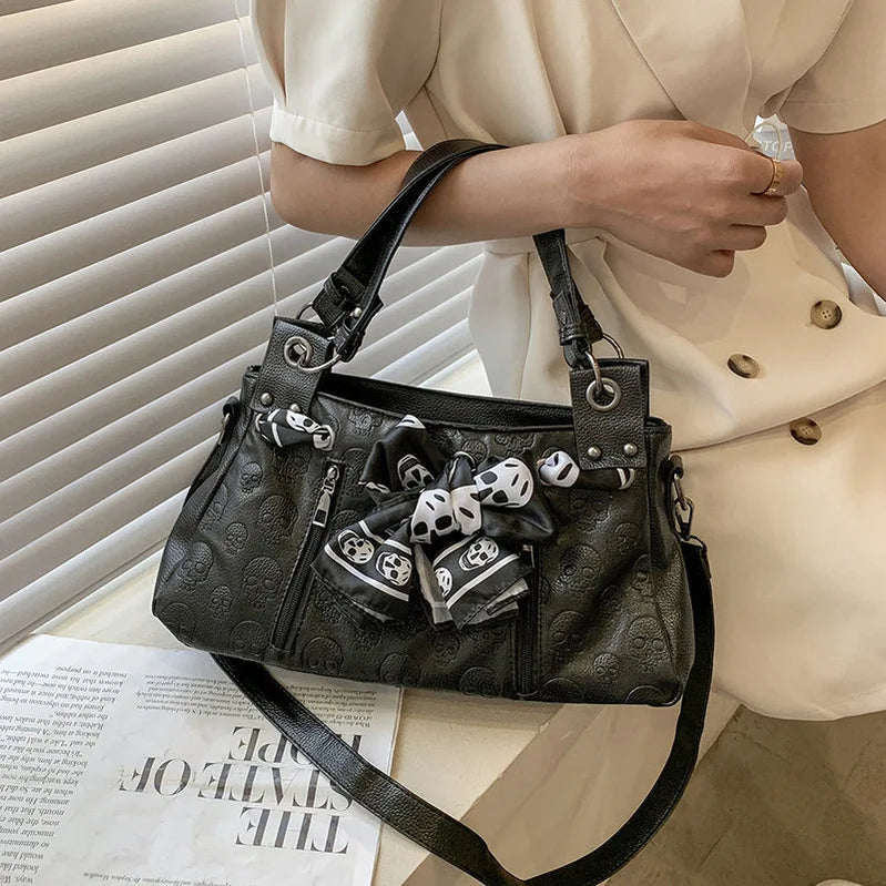 Women Messenger Bags Designer Motorcycle Punk Style Skull Rivet Tote Bag Crossbody Bags Ladies Leather HandBags H002