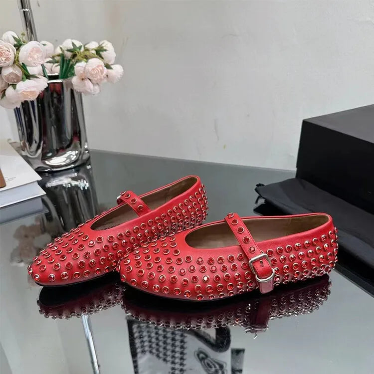 2024 Spring/Summer Luxury Brands in Europe and America Flat Bottom Women's Shoes Fashion Rivet Genuine Leather Casual Shoes Red