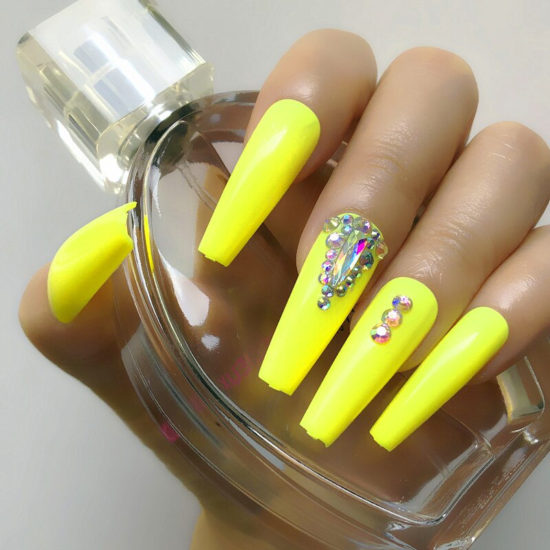 24 Pcs Pink False Nail Tips Women Wearable Fake Press on Nails With Pearl Diamond Full Cover Artificial Nails Custom Made HL3505