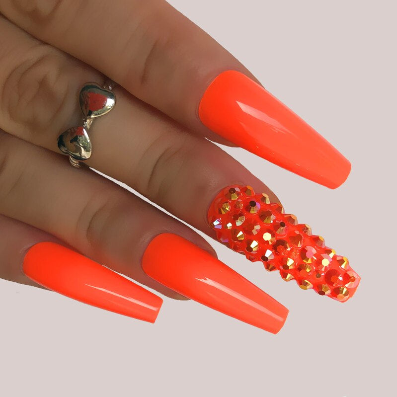 24 Pcs Pink False Nail Tips Women Wearable Fake Press on Nails With Pearl Diamond Full Cover Artificial Nails Custom Made HL3508FULL