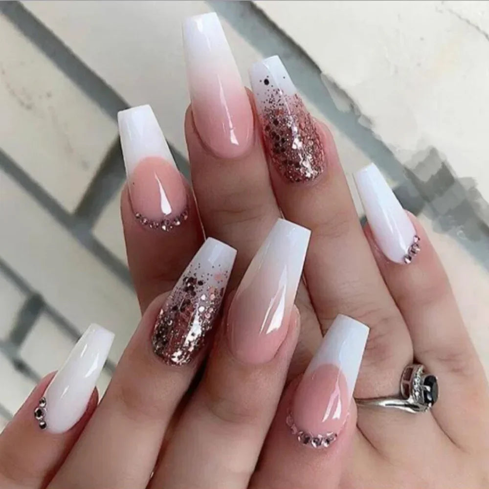 24Pcs Christmas Exclusive False Nails Wearable Long Xmas Style Fake Nails Elk Snowflake Design Full Cover Press on Nail tips 30
