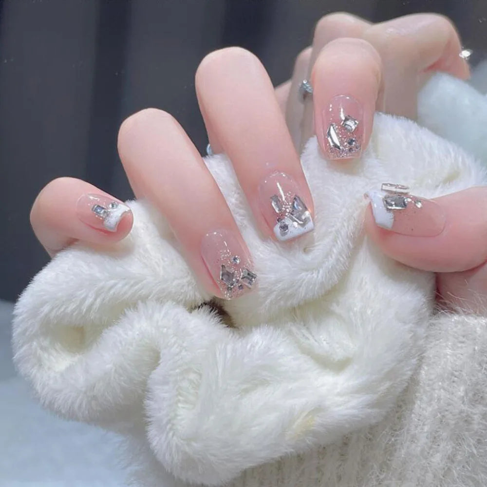 24Pcs Christmas Exclusive False Nails Wearable Xmas Style Fake Nails Checked Snowflake Design Full Cover Press on Manicure Tips* TD146-DZ265