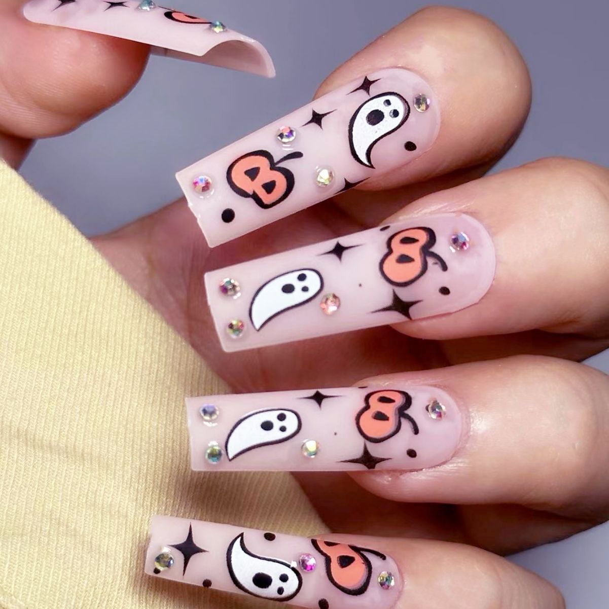 24Pcs Halloween Extra Long Press on Nails Coffin Fake Nails Acrylic Black White Clown Designs Glossy Artificial Nails for Women C-C122 -63