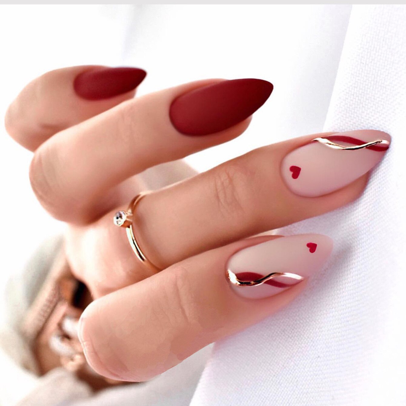 24Pcs Pink Almond False Nails Shiny Golden Ripples Stiletto Fake Nails Detachable Oval Full Cover Press on Nails Tips Manicure 490