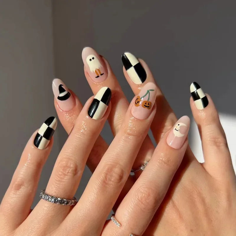 24Pcs Short False Nails Christmas Day Green with French Design Detachable Artificial Fake Nails Simple Press on Nails Tips Art 37