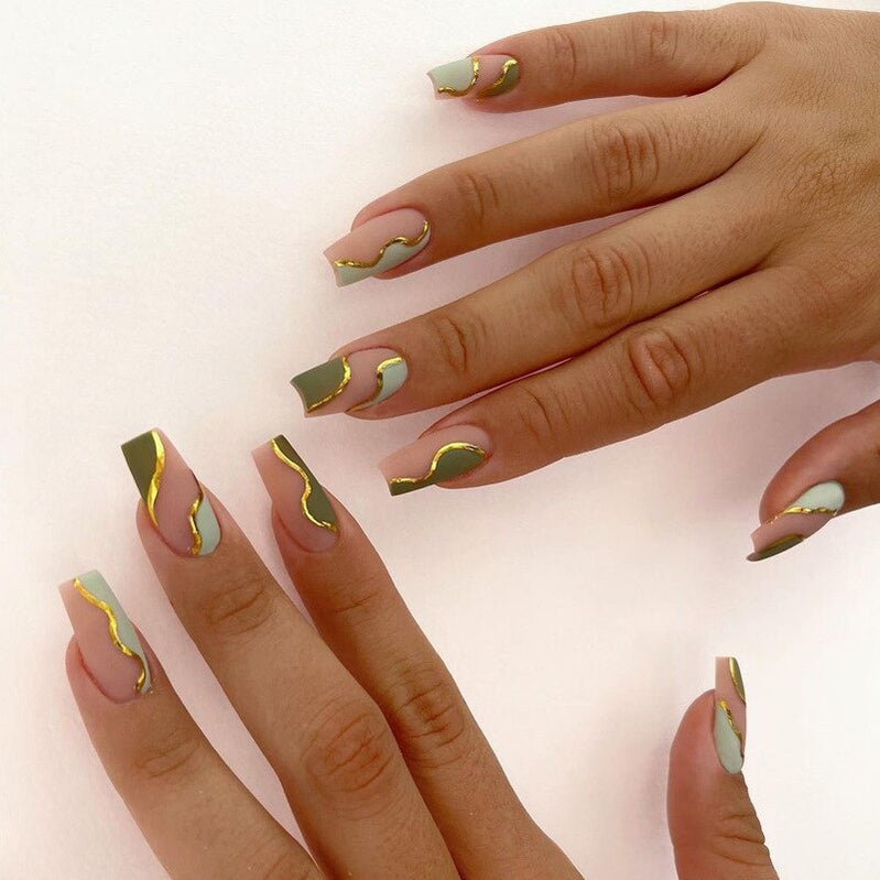 24pcs Light Green Stripe Gradient Wearing Fake Nails Seamless Removable Full Cover Long False Nails Press On Nails With Designs JP1429
