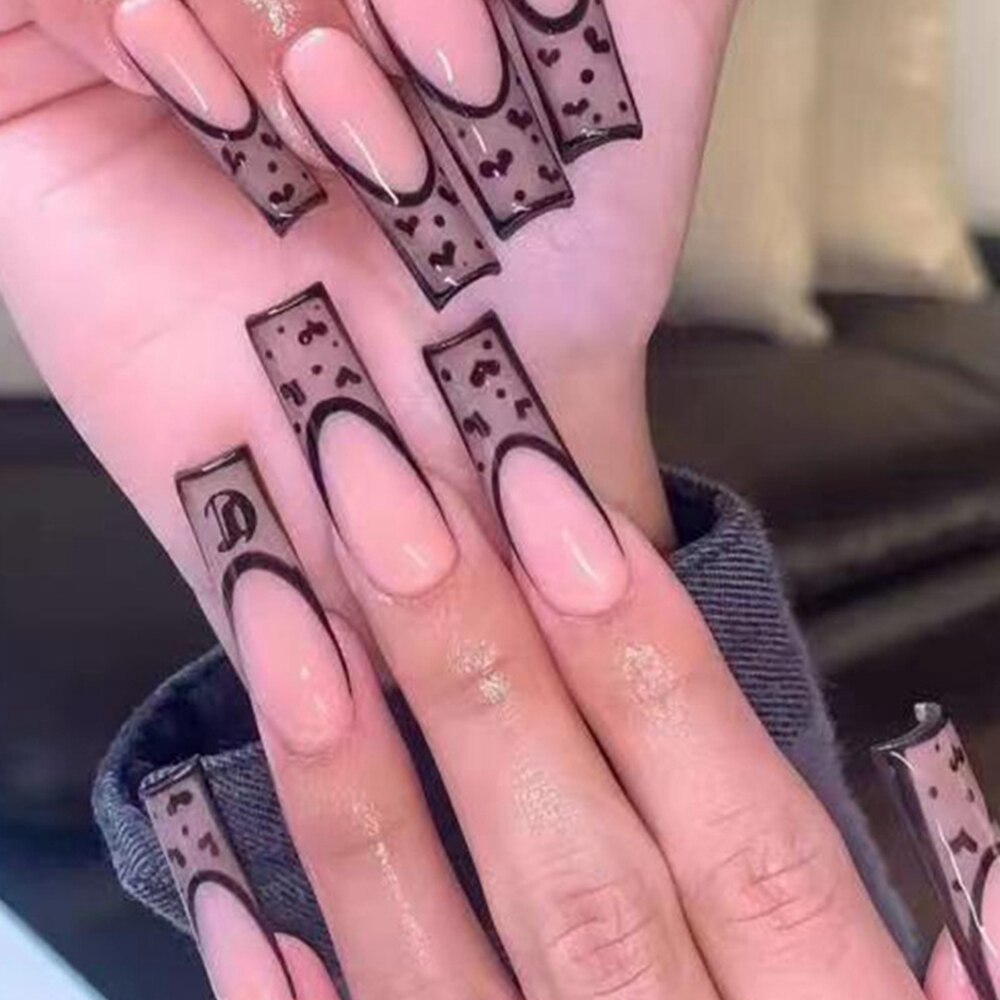 24pcs Press on Nails Punk Black White Patchwork Fire Pattern Long Coffin False Nails Ballerina Fake Nail Art Manicure Full Tips b3