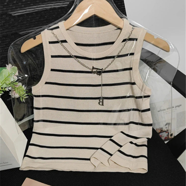 Colorfaith New 2022 Basic Bottoming Striped Chain Elasticity Vests Women Tank & Camis Autumn Winter Wild Crop Short Tops V3420DG Beige One Size
