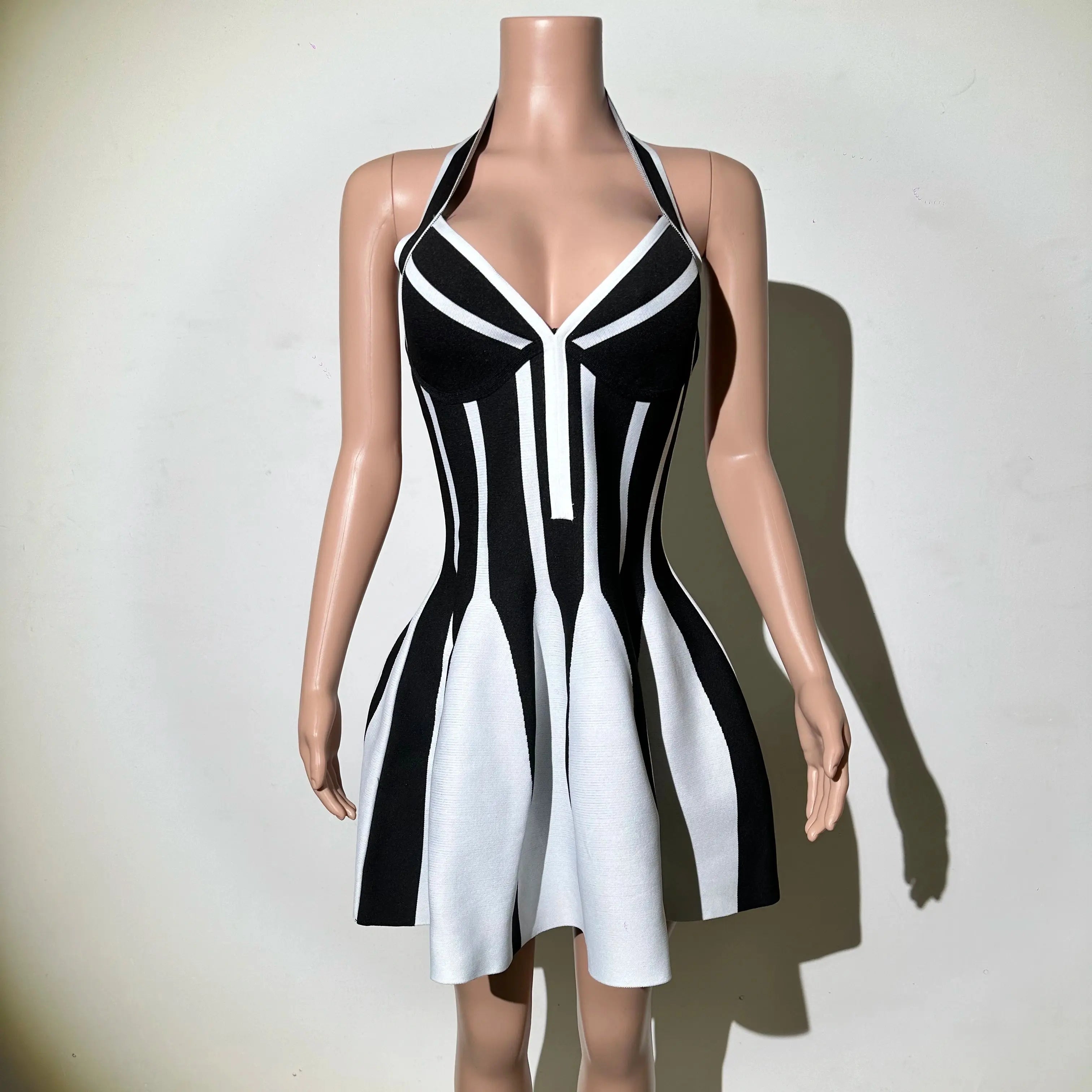 High quality bandage dress elegant and sexy black and white contrasting stripes backless hanging neck dinner dress