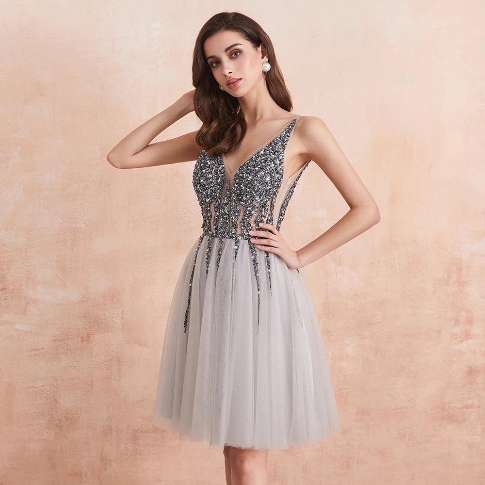 Sparkle Crystal Beaded Short Cocktail Dresses Gray Homecoming Dress Double V-Neck Sexy Shiny Mini Prom Gown robe de cocktail