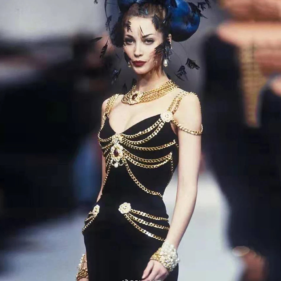 Vestido longo preto e branco com alças finas e decote em V, bandagem dividida, justo, para celebridades, clube, festa