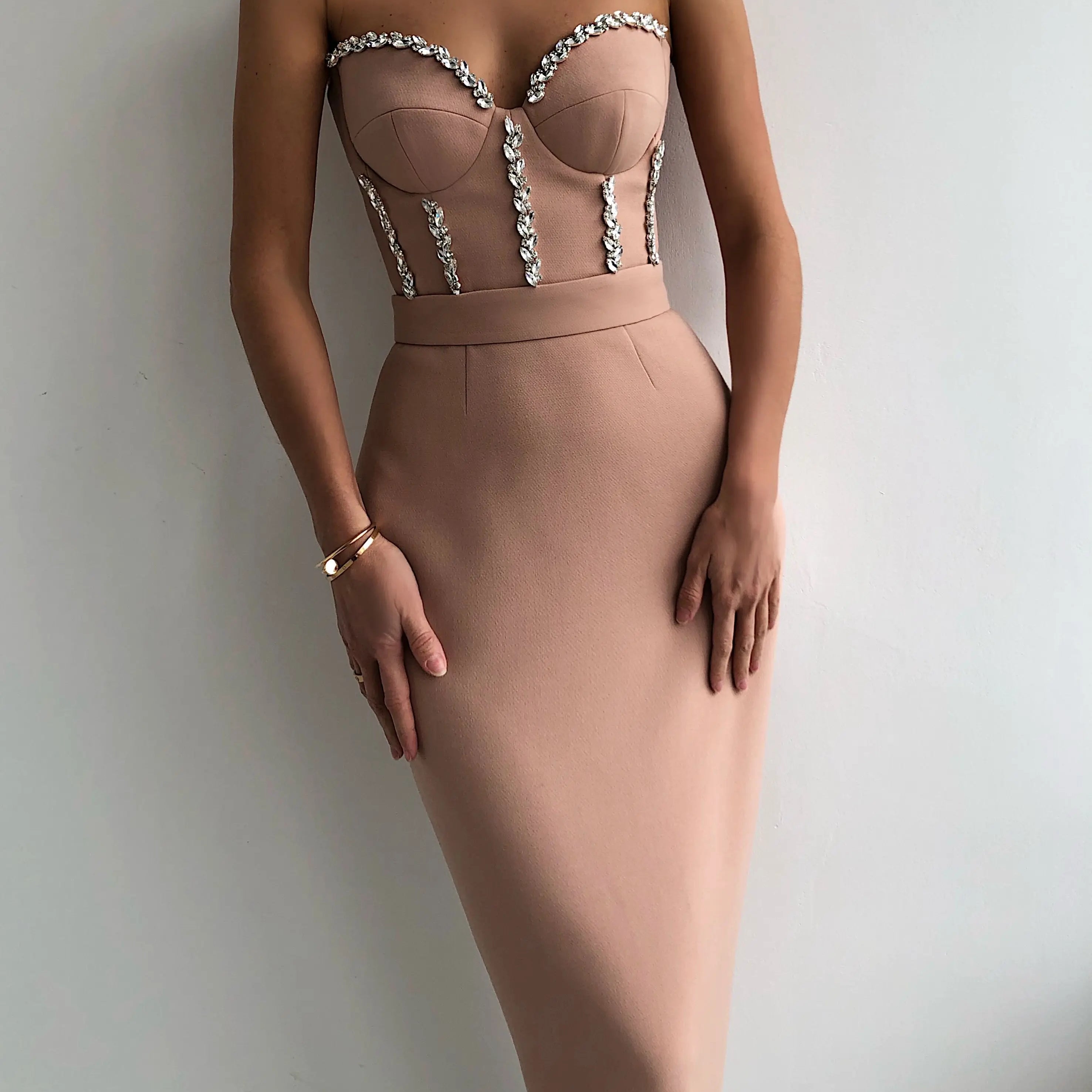 Women Summer Sexy Strapless Backless Beading Midi Black Beige Red Crystal Bandage Dress 2021 Elegant Evening Party Dress Vestido