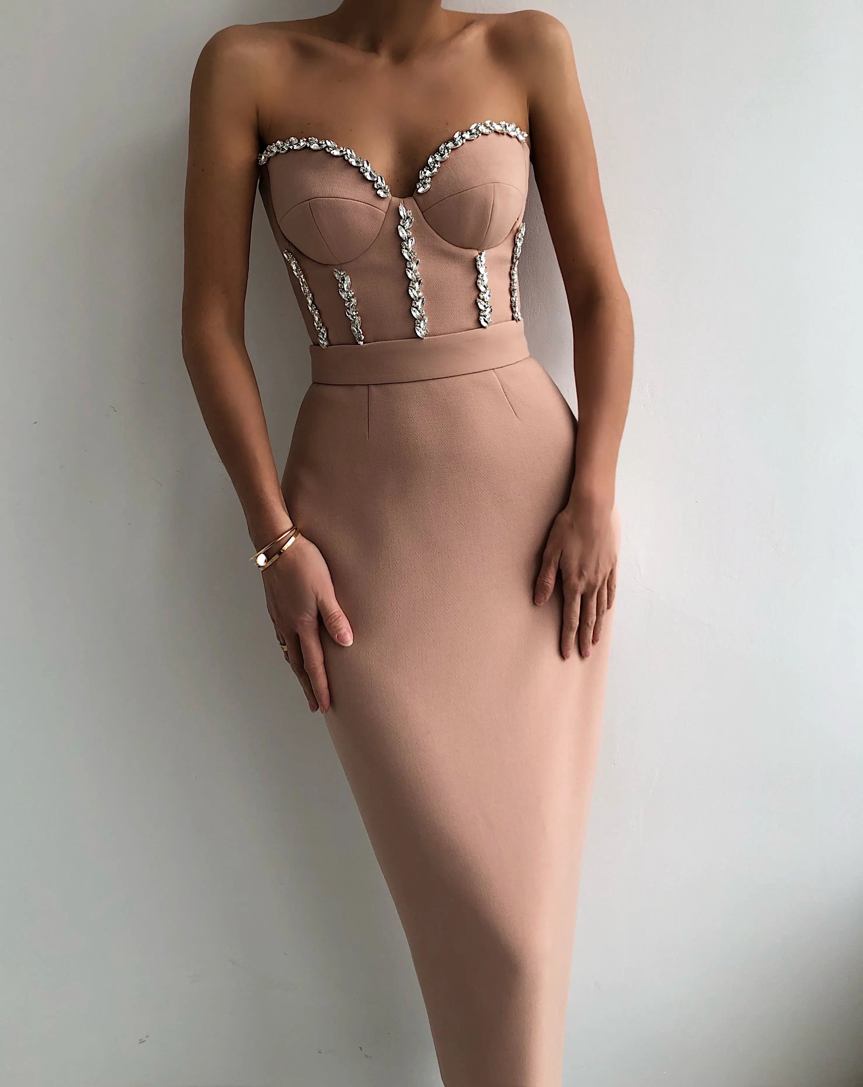 Women Summer Sexy Strapless Backless Beading Midi Black Beige Red Crystal Bandage Dress 2021 Elegant Evening Party Dress Vestido