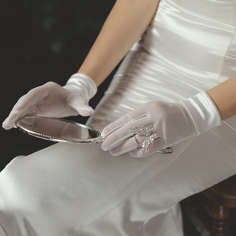 Simple Women Short Wedding Bridal Gloves Smooth Satin Tulle White Brides Bridesmaid Finger Gloves