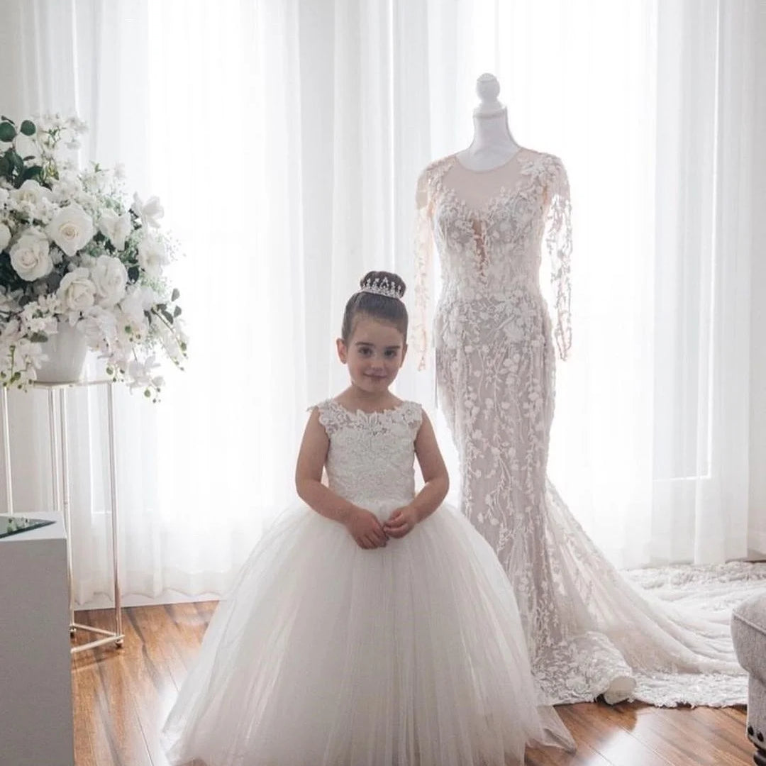 Flowers Gril Dress Camellia Gowns Appqulies Beads Bow With Long Train Backless Buttons Wedddding Party Ball Gown TUTU