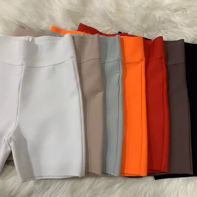 Calças de bandagem de rayon elásticas cinza preto e branco de celebridades de alta qualidade, shorts esportivos justos da moda