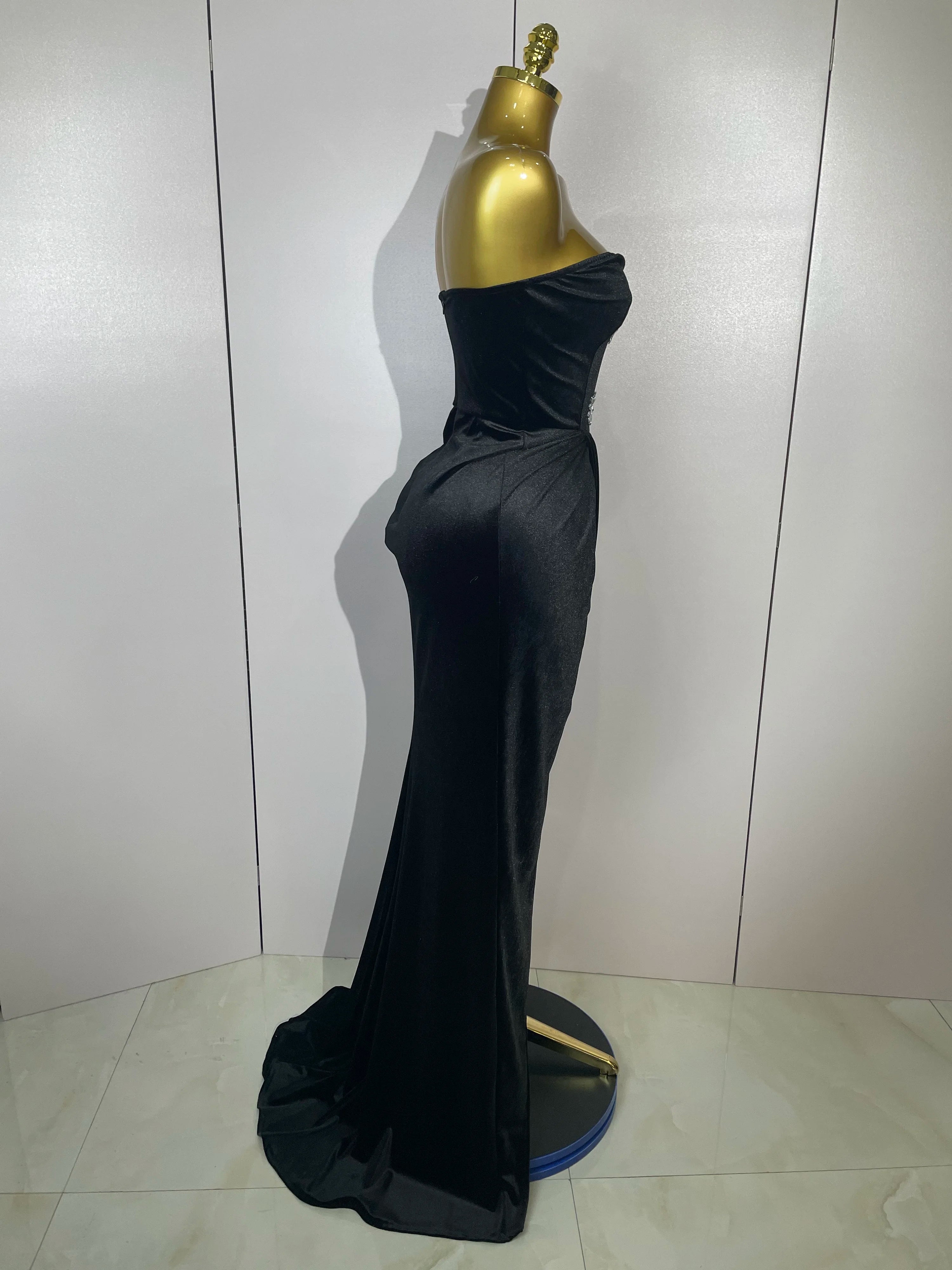 2025 Sparkly Rhinestones Mesh Sexy Split Velvet Gloves Long Dress Women Birthday Celebrate Wedding Gown Stage Photo Shoot Wear