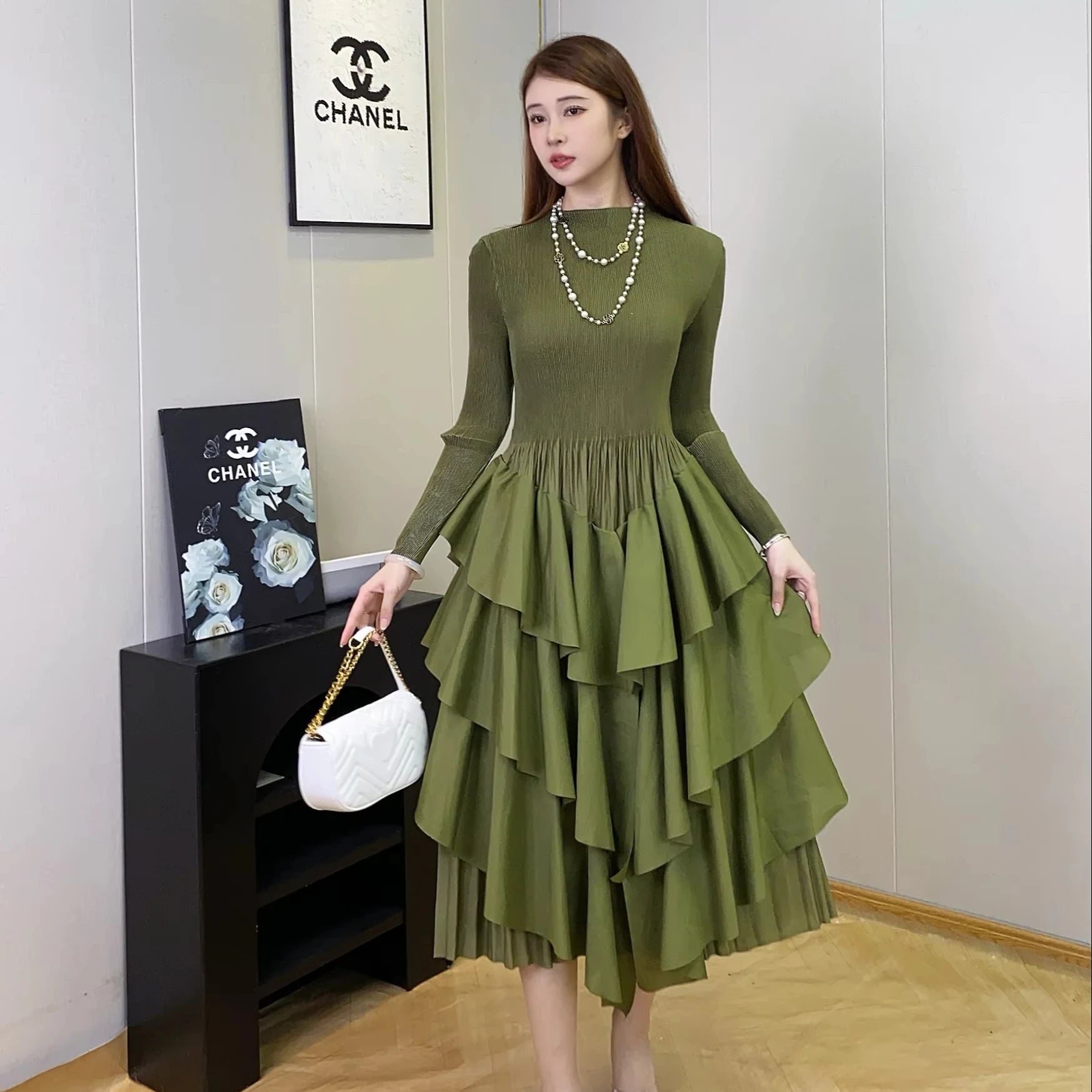 2024 Hot Selling Ladies Casual Pleated Stretch Loose Round Neck Long Sleeve Pleated Cake Dress