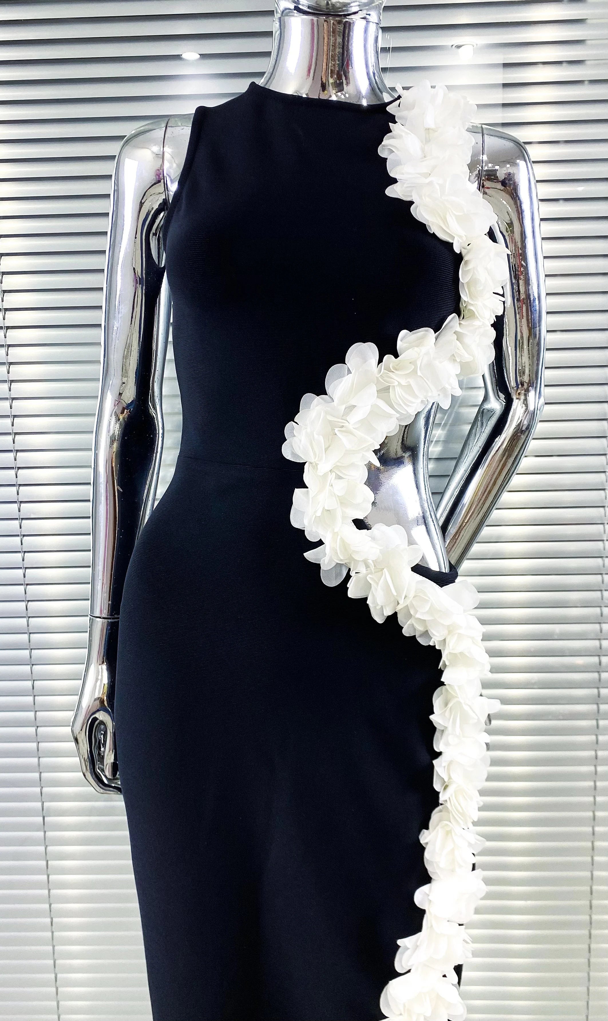 White Petal Edge Hollow Out Sleeveless Sheath Black Bandage Ankle Lengh Dress Woman Party Vestido Celebrity Cocktail Outfit