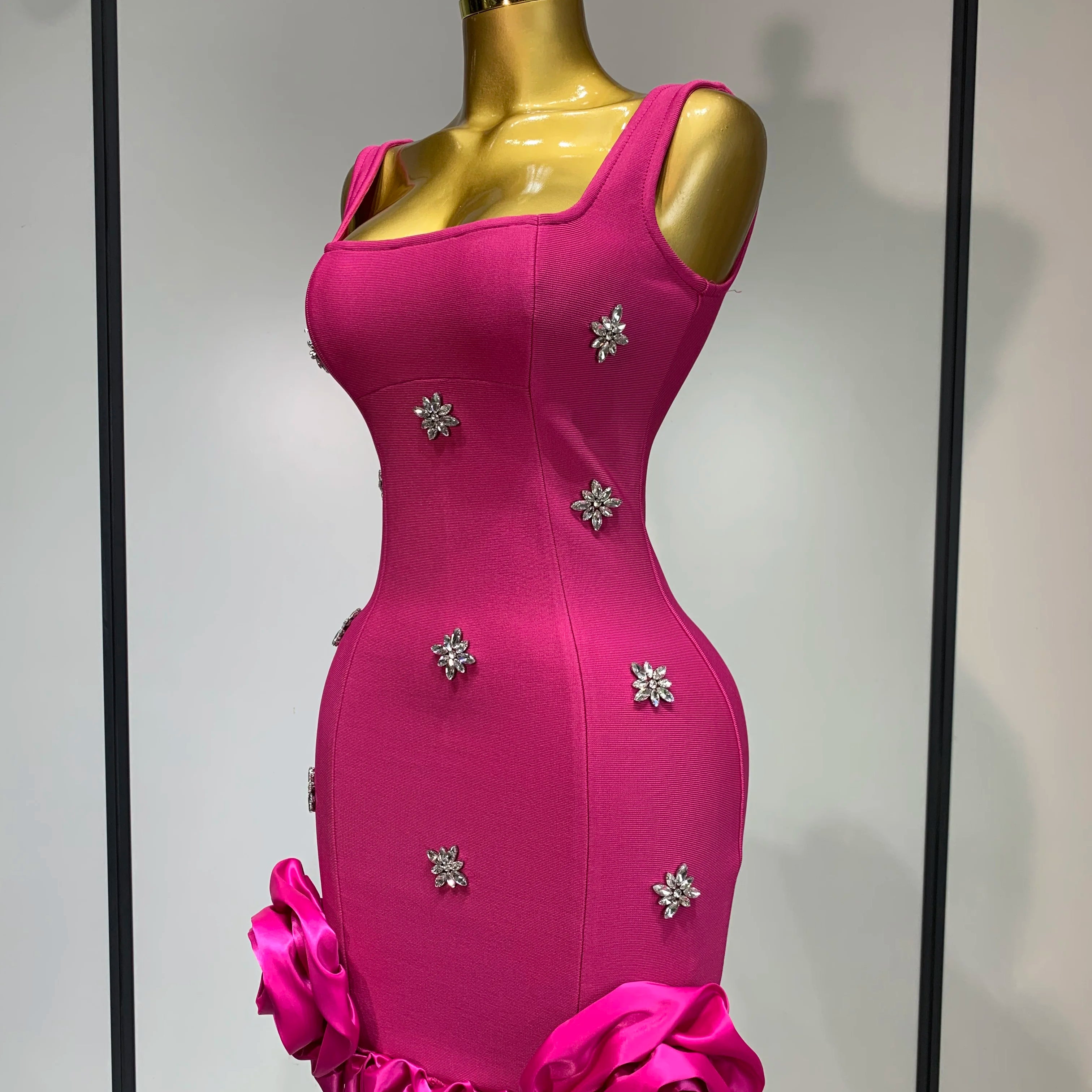 Shining Diamonds Sleeveless Sexy Bodycon Mini Bandage Dress Ruffles Celebrate Evening Party Luxury Birthday Outfit Vestido