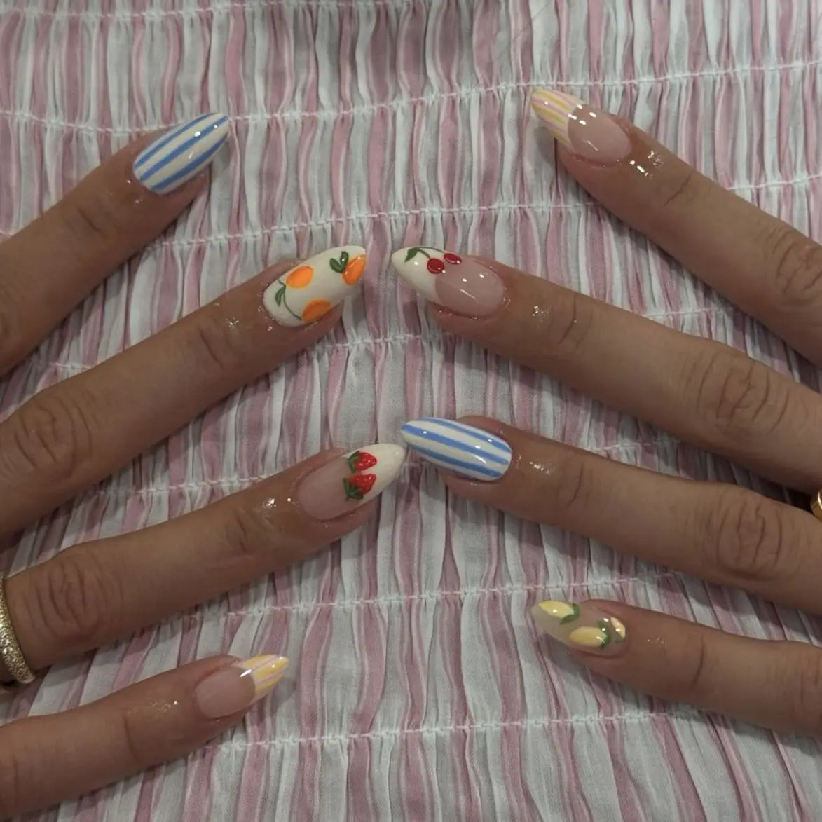 24Pcs Mid-length Almond False Nails with Red Pink Dot Design Press on Fake Nails for Woman Detachable Full Cover Nails Tips Art