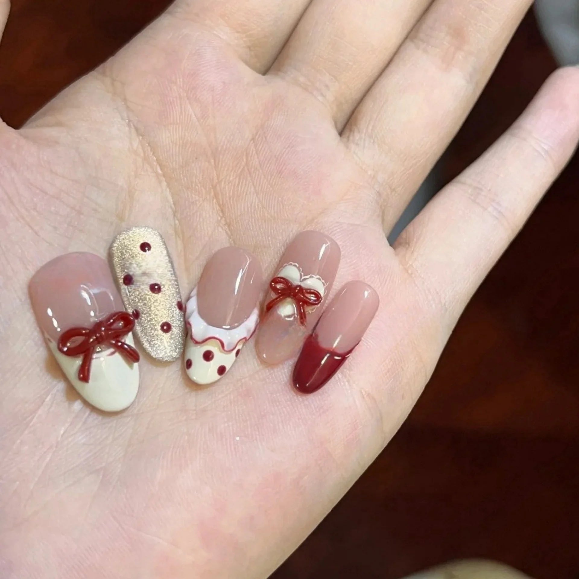 10pcs Cat's Eye Handmade Fake Nails Art Polka Dot French Mid-length Oval False Nail Tip Reusable Bow Pearl Design Press on Nails