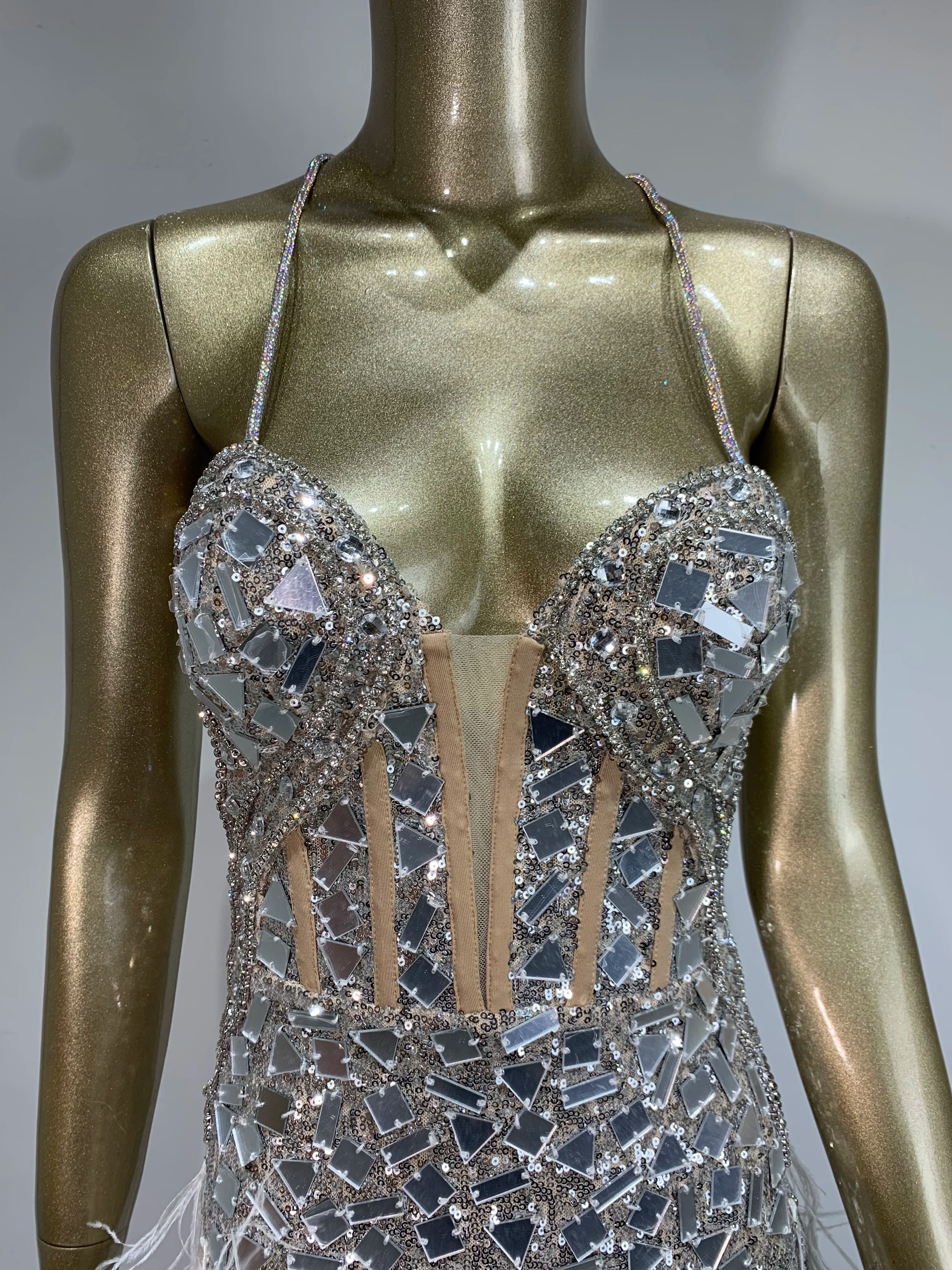 Women Sexy V Neck Mirrow Feather Sequins Silver Mini Bodycon Dress 2024 Elegant Party Evening Stage Performance Dress Vestido