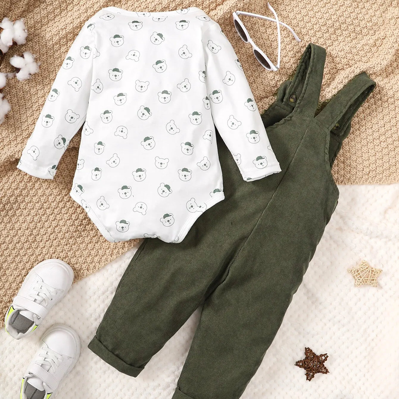 3-24 Months Baby Boy Cute Little Bear Printed Clothing Set White Long Sleeved Top+Green Strap Pants Autumn Set for Toddler Girl