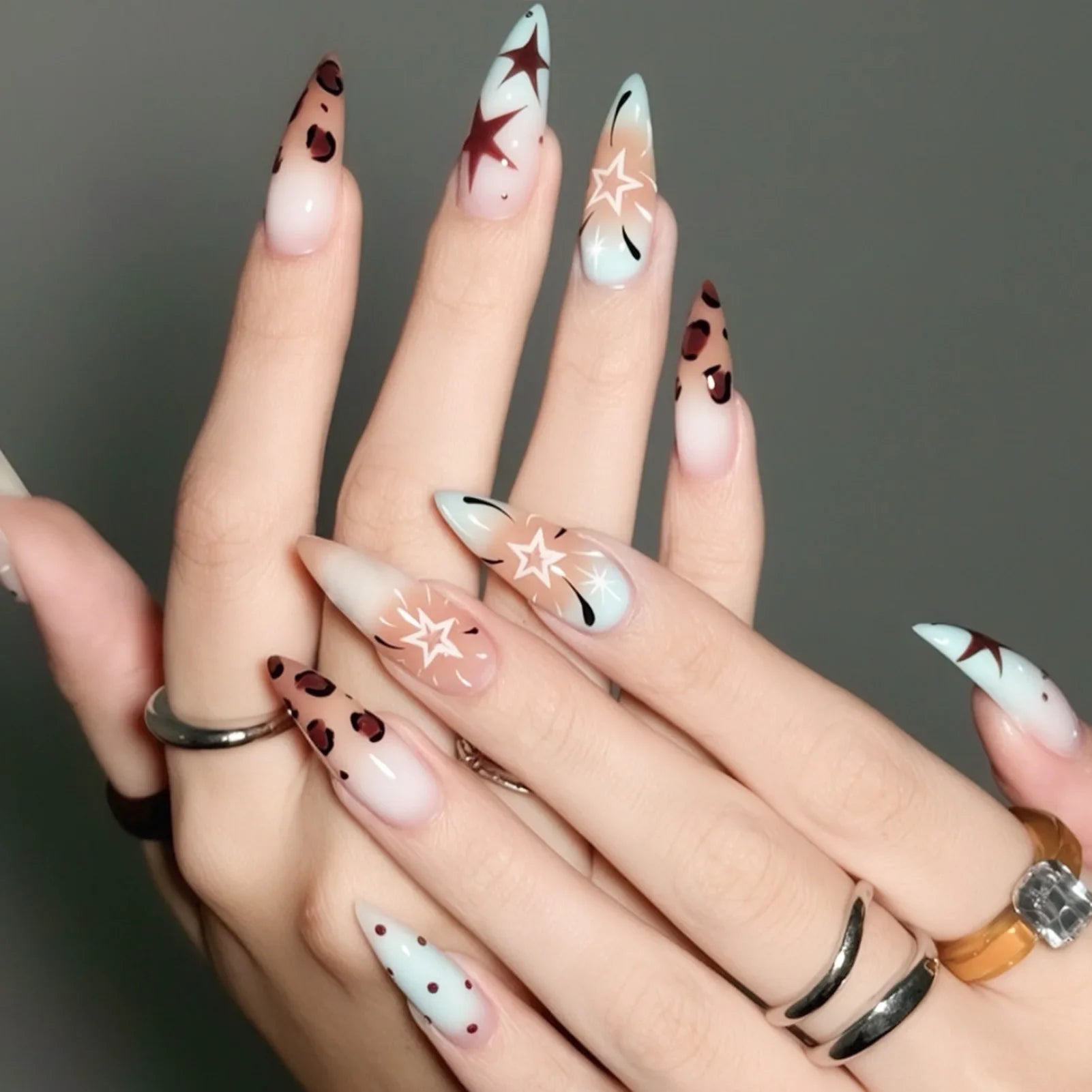 24Pcs Almond Fake Nails with Leopard Printed Y2K Girls Charm Manicure Gradient Color Press On Nails Star/Dot Designs Nails Art