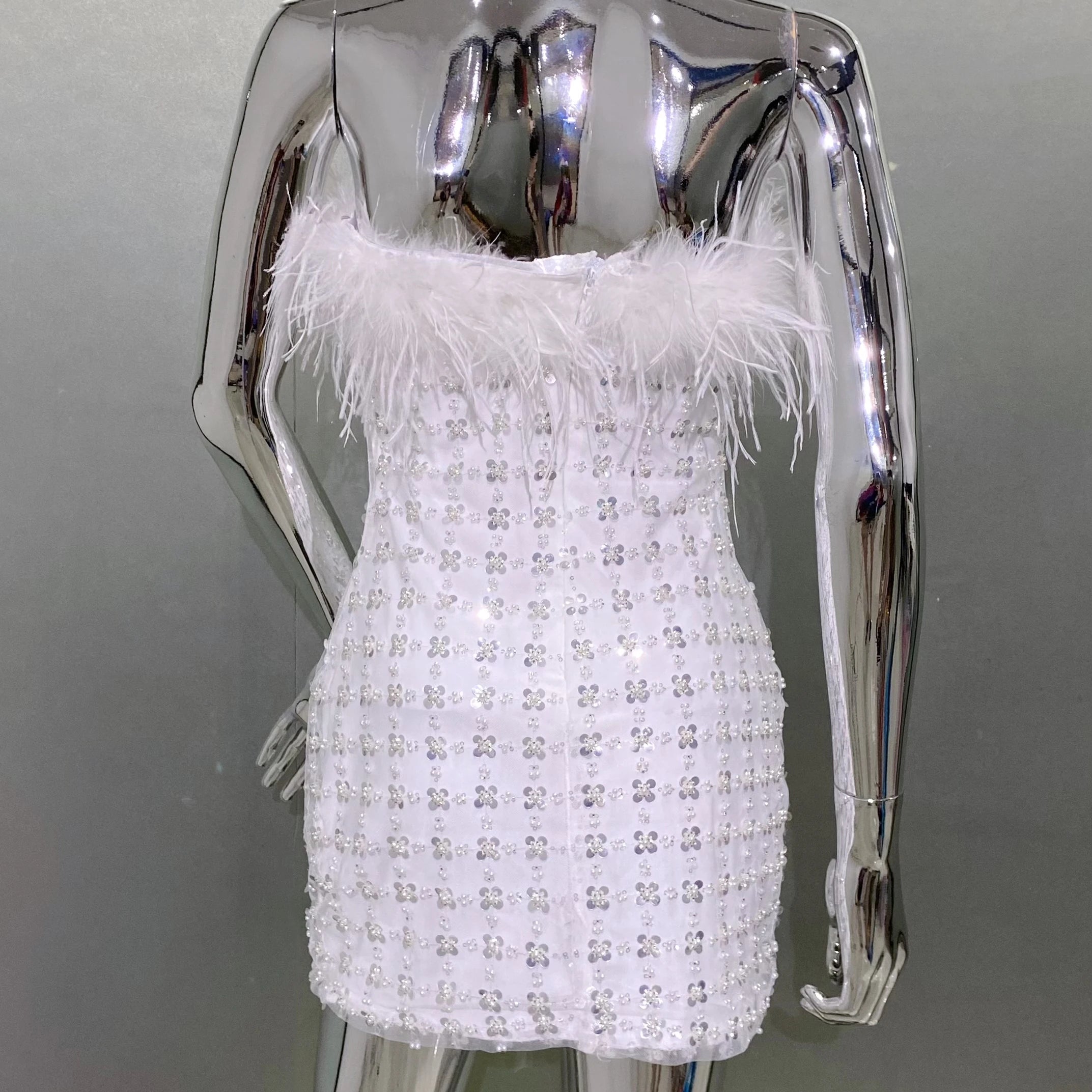 2024 New Luxury Feather Sequins Beading White Strapless Mini Dress Celebrity Birthday Party Evening Dress Wedding Party outfit
