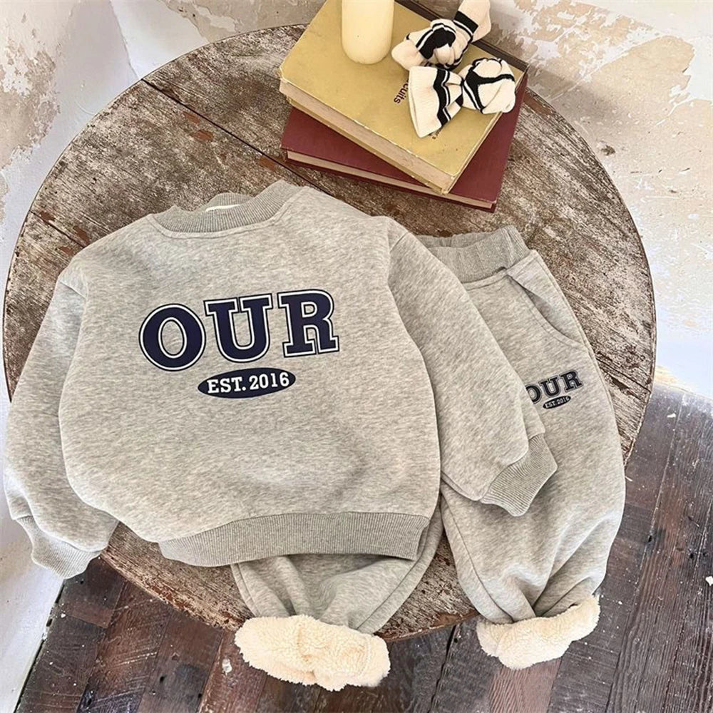 Boys and Girls' Plush Sweater Long Sleeved Pullover Sweater Korean Version Children's Sports Letter Printed Top AZ4327M