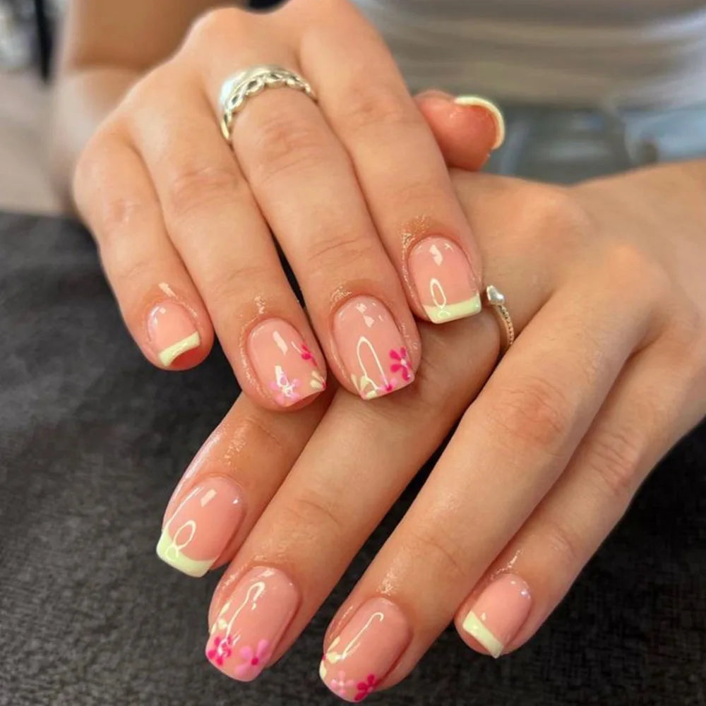 24Pcs Short Square Head French False Nails Press on With Simple Flower Design Fake Nail for Woman Reusable Full Cover Nails Tips