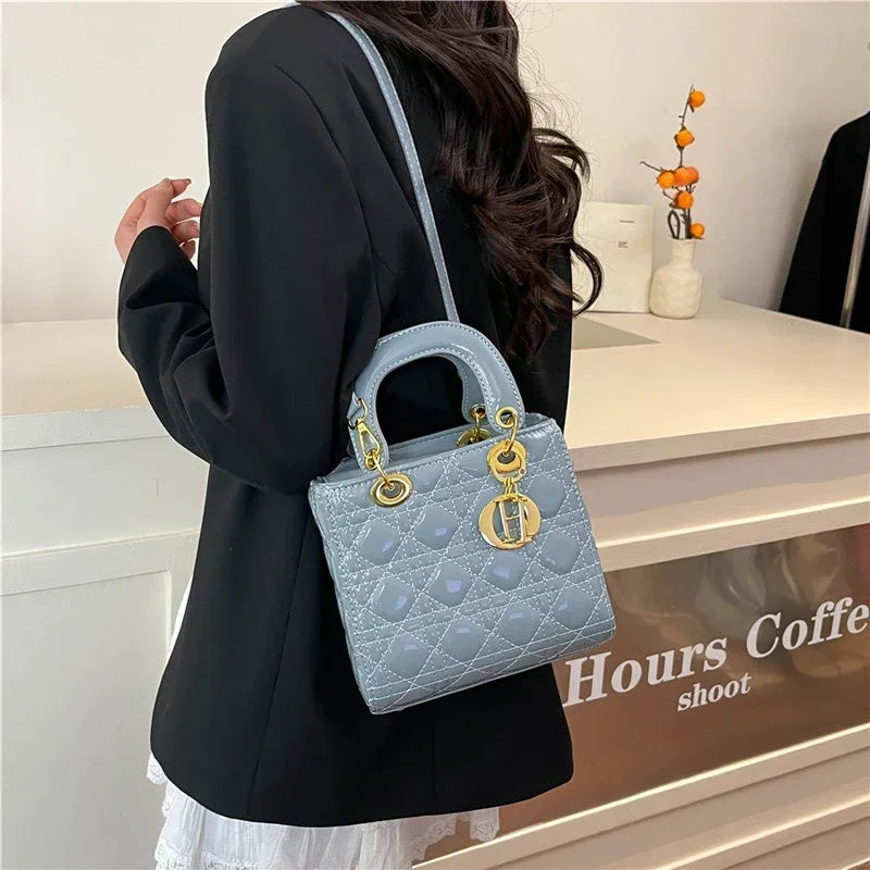 Elegant Women's Leather Crossbody Fashion Handbag Luxury Designer Shoulder Tote Bag Classic For Everyday Look