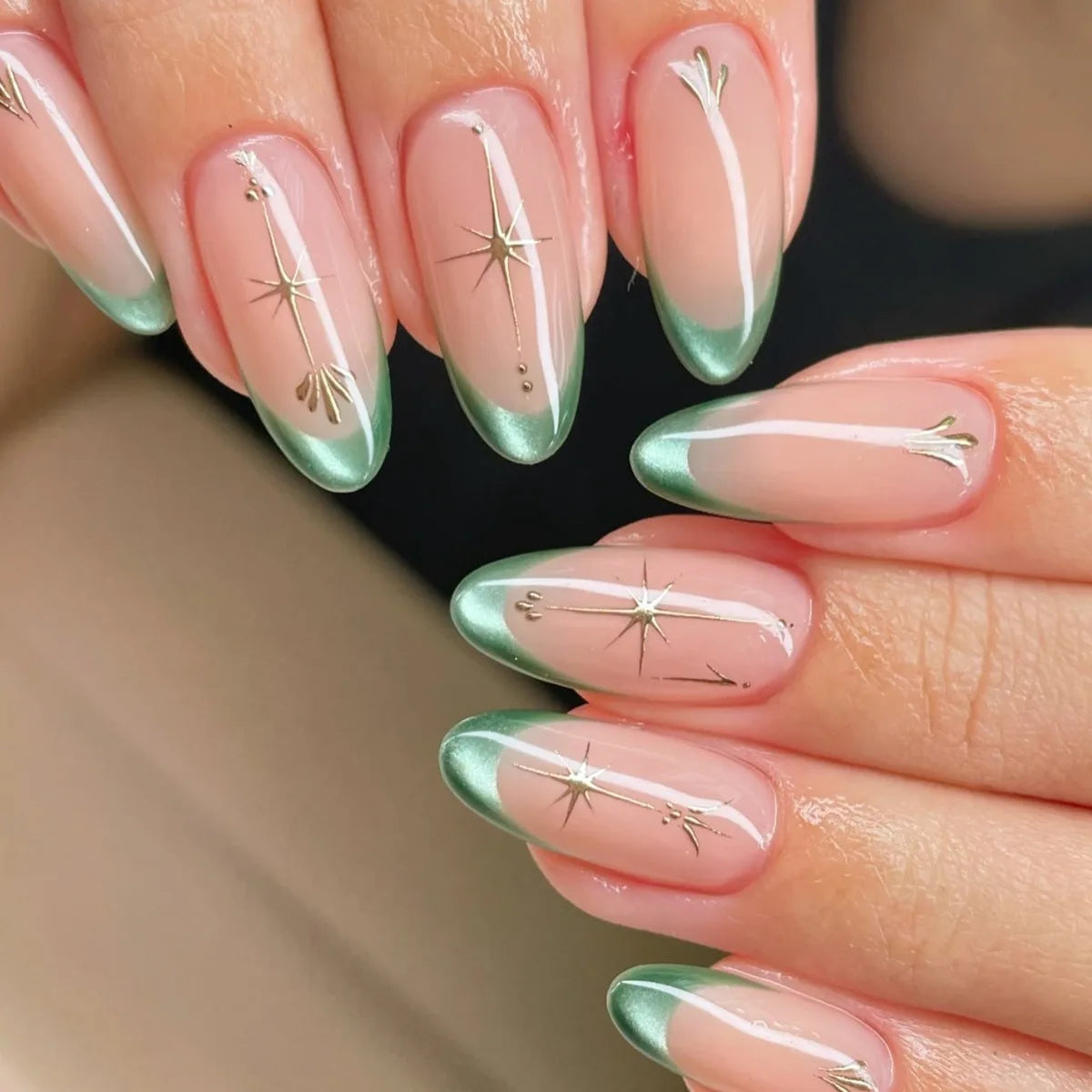24Pcs 3D Green Ripple Design False Nails Cat's Eye French Almond Fake Nail Tips Leaves Pattern Removable Oval Press on Nails