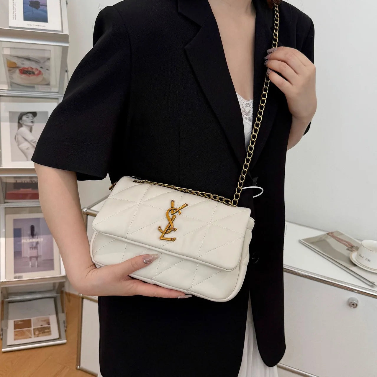 Luxury and fashionable women's chain shaped handbag PU leather shoulder crossbody bag lightweight commuting tassel bag