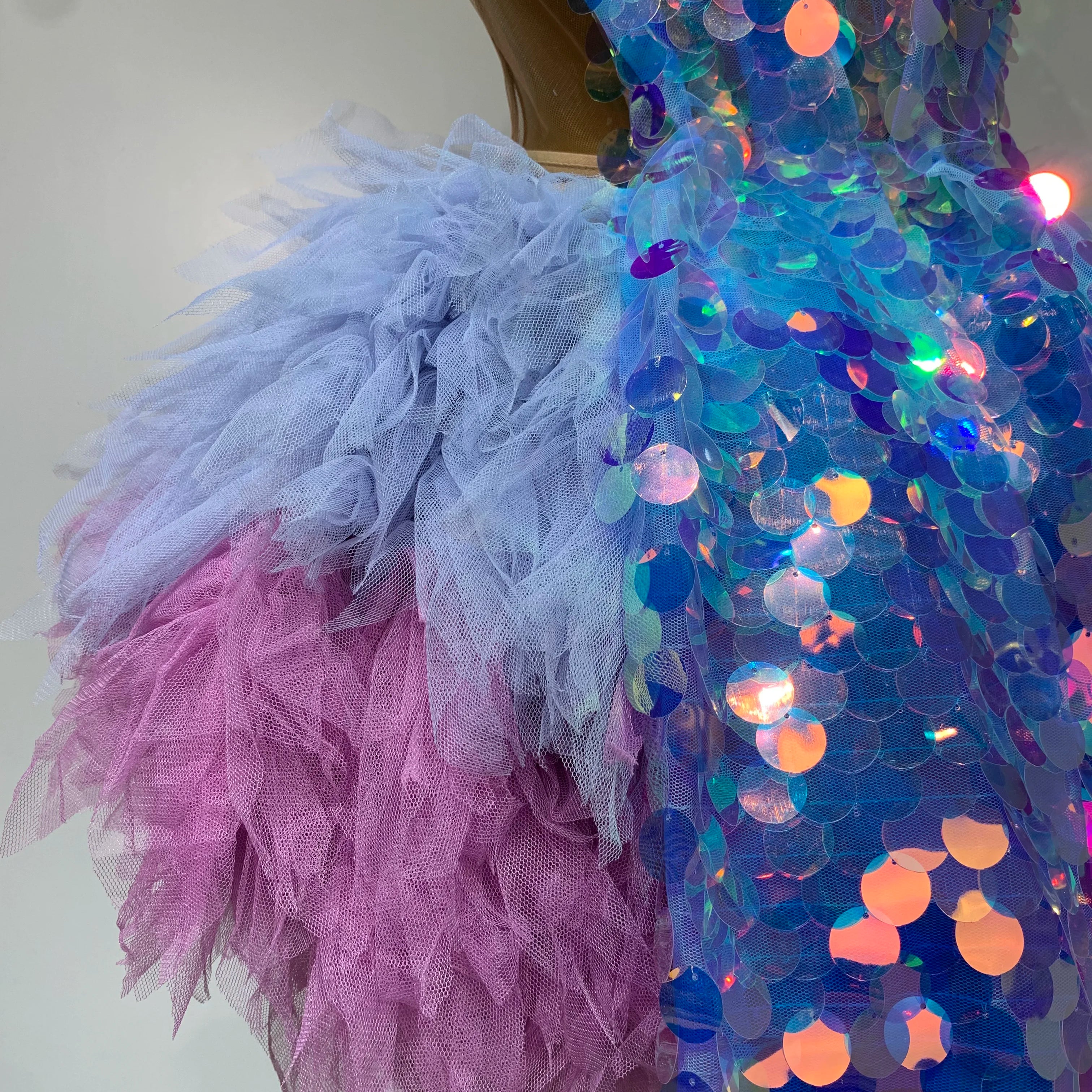 Sparkly Sequins Ruffles Two Pieces Set Sexy Backless Top Skirt Set Nightclub Performance Dance Dress Singer Stage Outfit