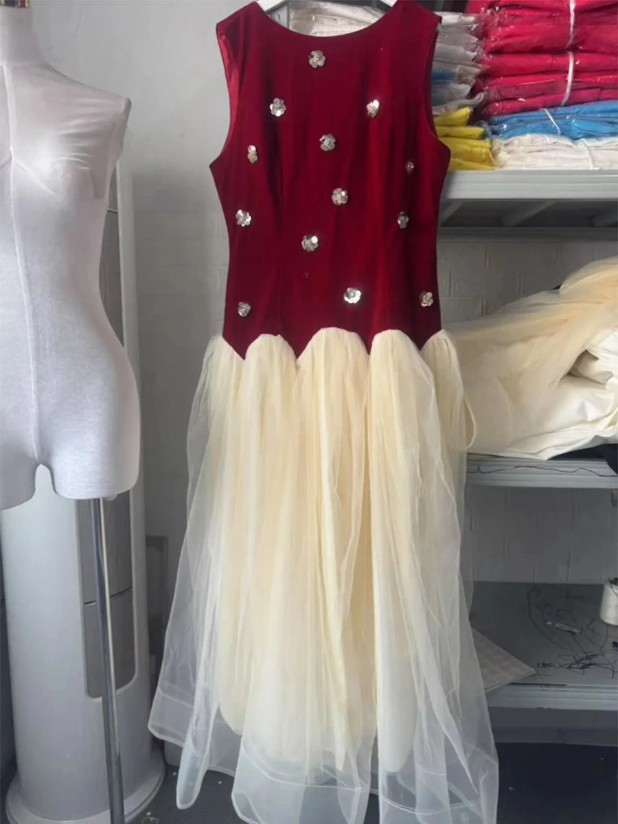 TWOTWINSTYLE Hit Color Spliced Appliques Elegant Dresses for Women Round Neck Sleeveless Patchwork Mesh Dress Female Fashion New