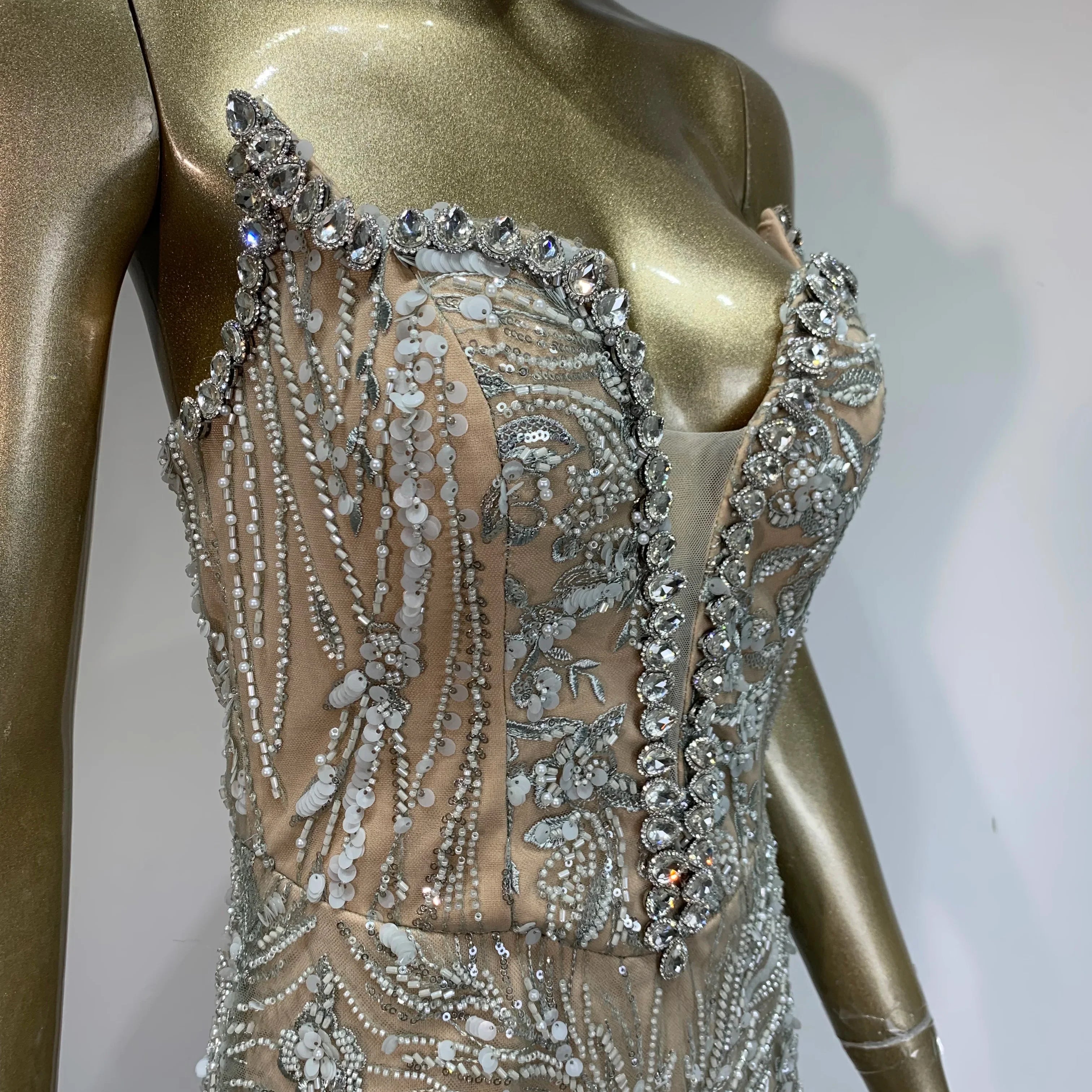 Luxury Sexy Strapless Feather Sequins Silver Beading Maxi Long Women Celebrity Dress Elegant Party Evening Vestido