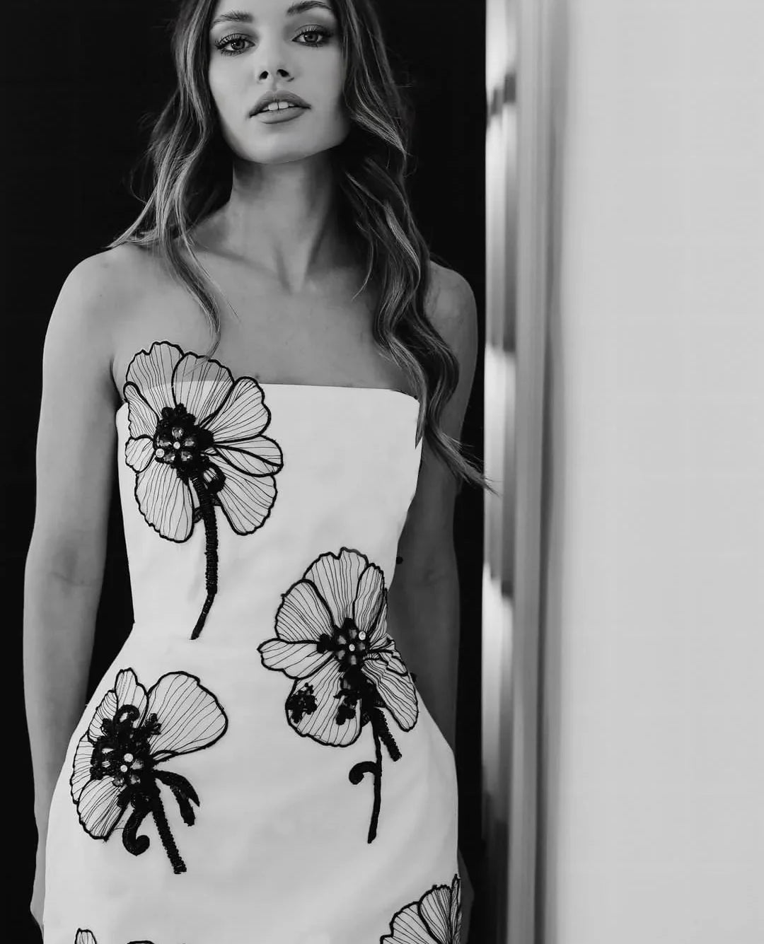 Women Sexy Strapless Bodycon Mini Bandage Dress Black Florals Celebrate Evening Party Birthday Cocktail Dress